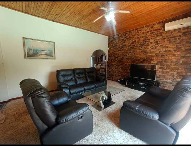 4 BEDROOM HOUSE FOR SALE IN VANDERBIJLPARK SE 3